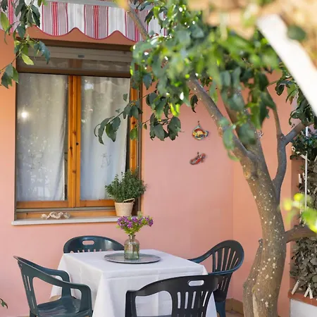 Apartment Il Giardinetto By Elbasummer *
